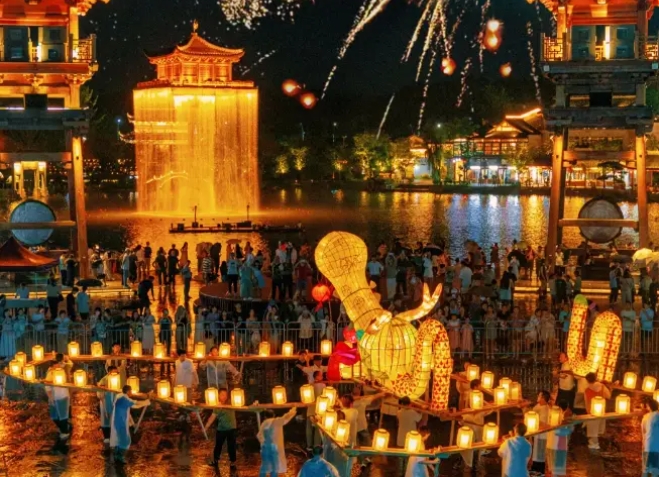 “十五五”文化產(chǎn)業(yè)發(fā)展面臨的挑戰(zhàn)和重點(diǎn)任務(wù)